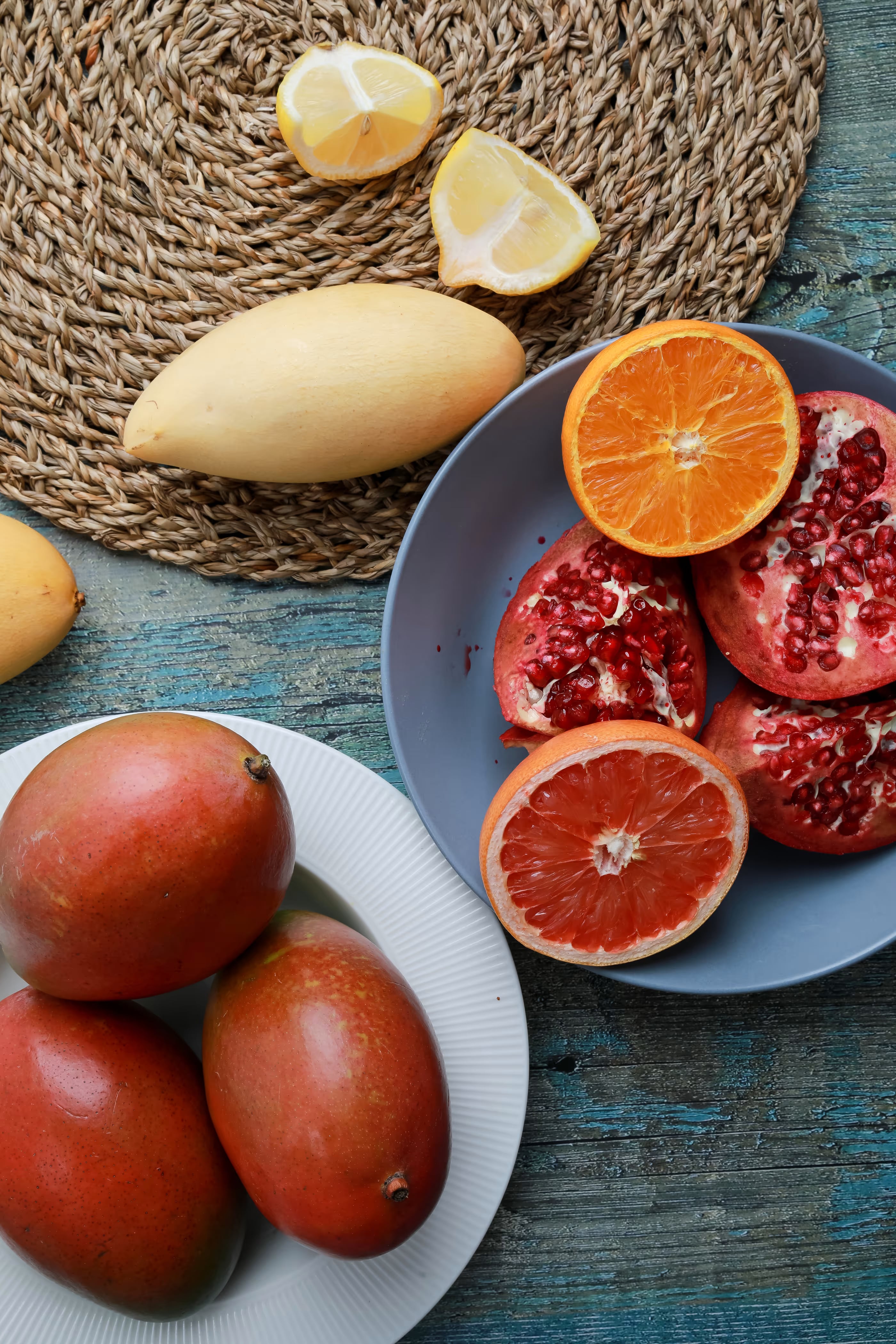 깔끔한 화이트 배경의 제품 원본 사진